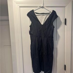 Poleci dress size 6